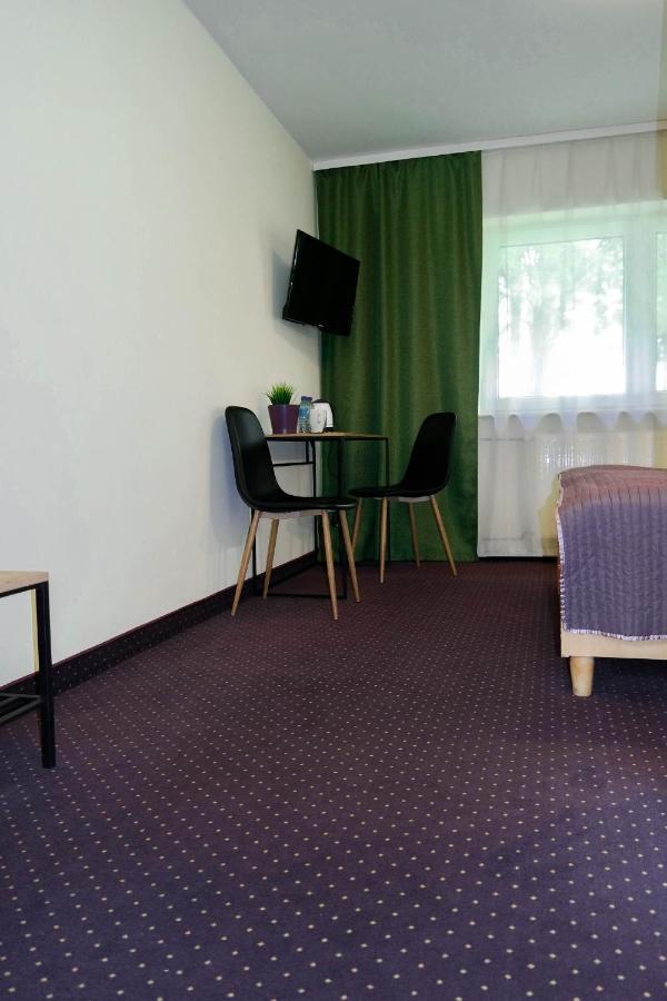 Hotel George Nadarzyn Buitenkant foto